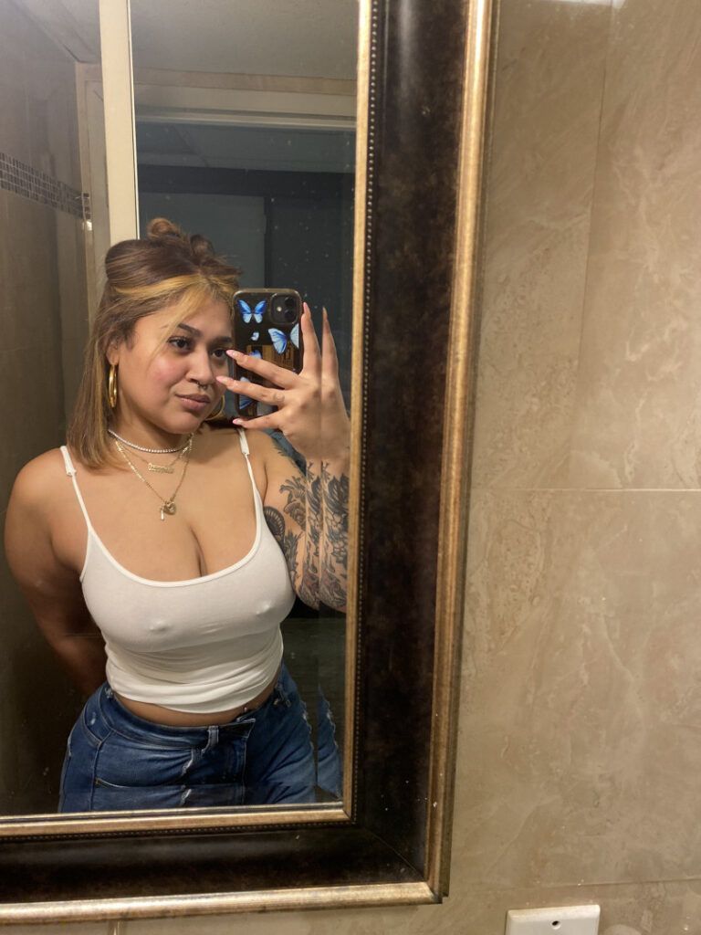 OnlyFans – T H I C C – Latina – megjanicee – Nude