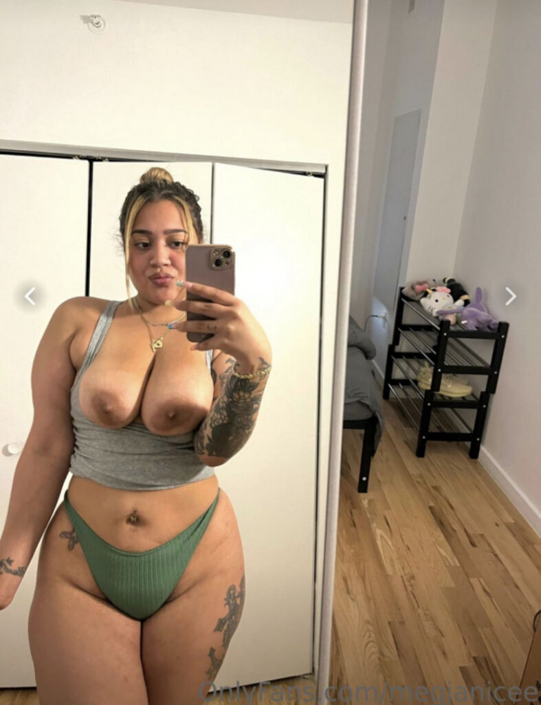 OnlyFans – T H I C C – Latina – megjanicee – Nude