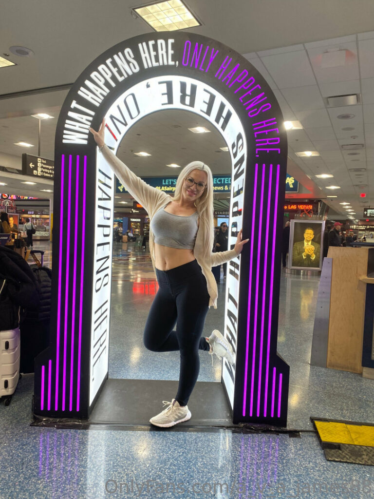 OnlyFans – Miss Ava James / a_v_a_james88 – Nude