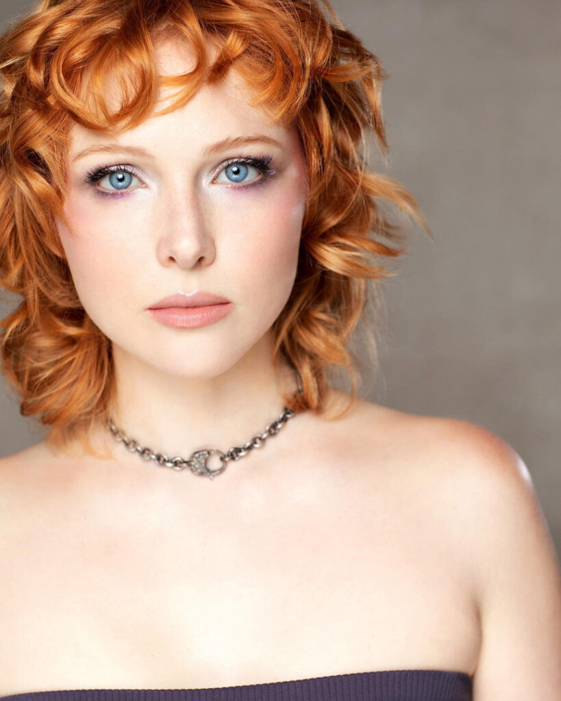 Celeb – Molly Quinn – Nude