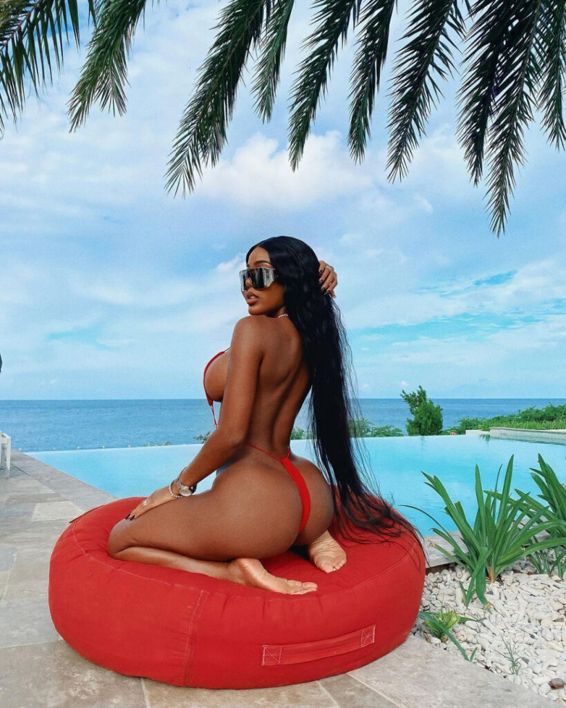 Instagram – Monifa Jansen – Nude