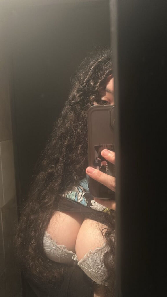 TikTok – T H I C C – Latina – n.nuviaa – Nude