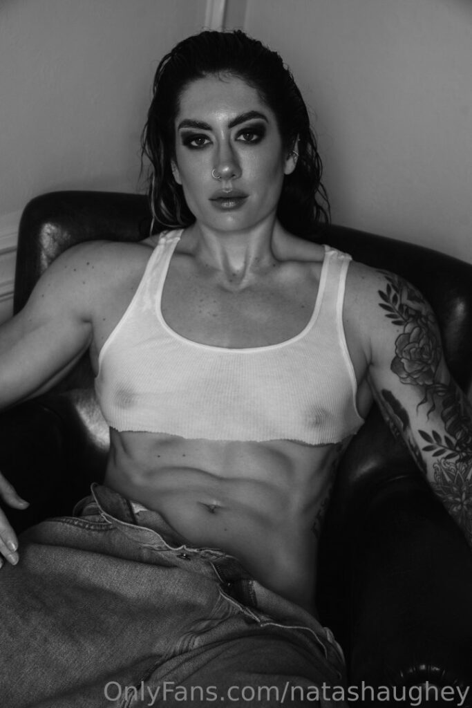 Instagram – T H I C C – Natasha Aughey – Nude