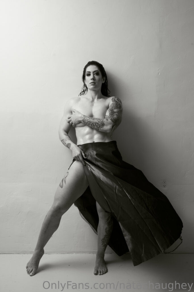 Instagram – T H I C C – Natasha Aughey – Nude