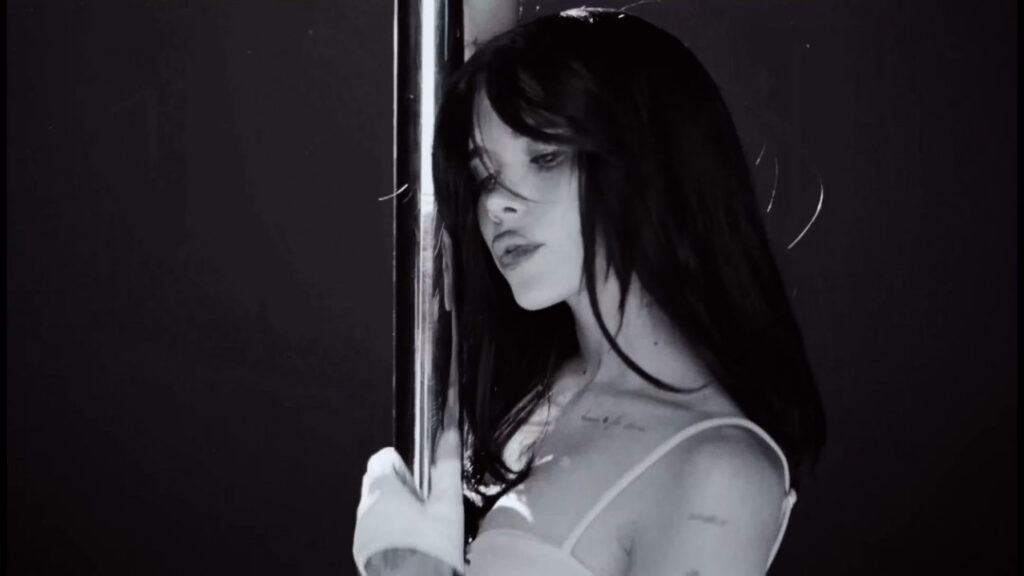 TikTok – Petite – Nessa Barrett – Nude