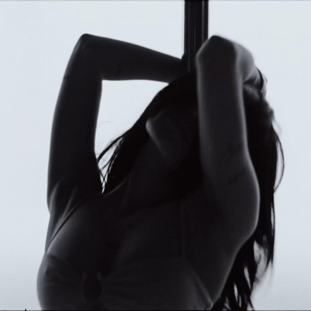 TikTok – Petite – Nessa Barrett – Nude