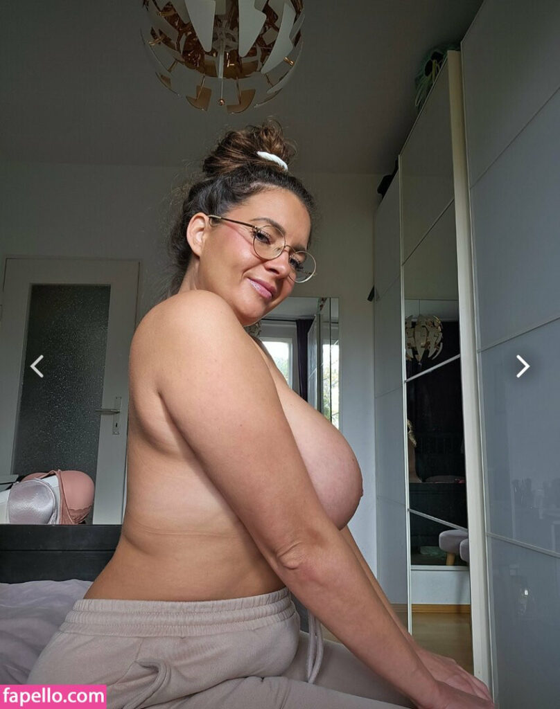 OnlyFans – T H I C C – nettyloveslife – Nude