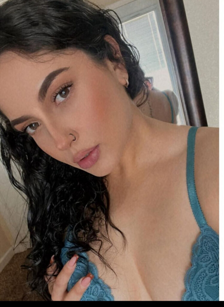 OnlyFans – T H I C C – Latina – Perla Lucero – Nude