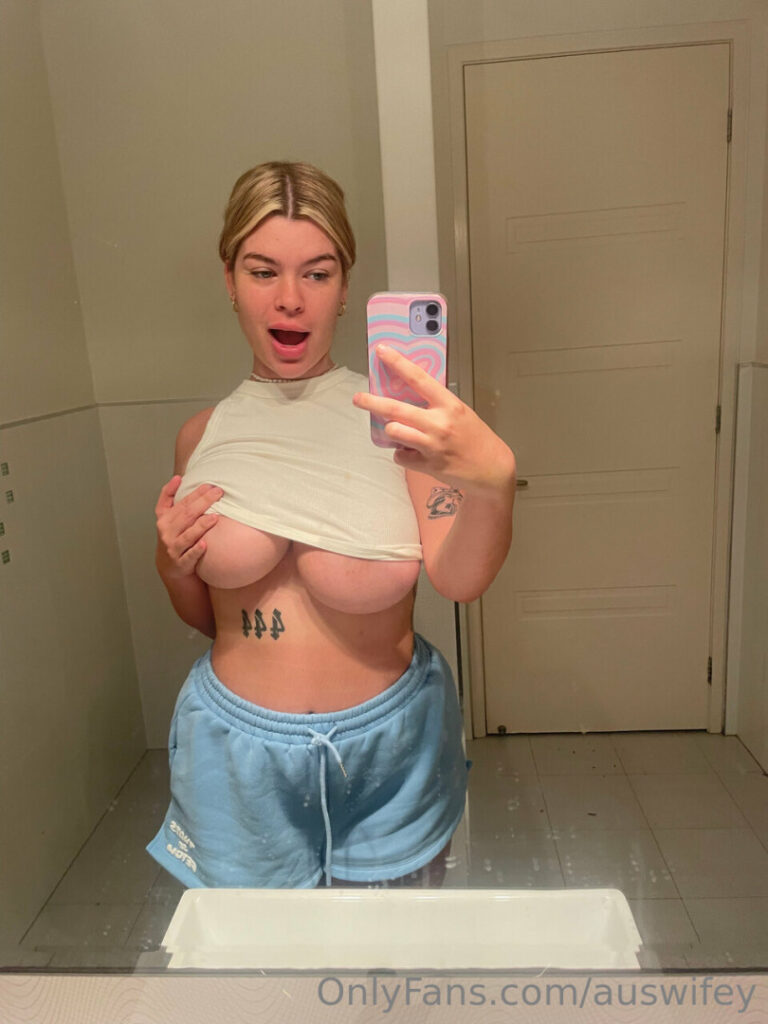 OnlyFans – TikTok – Phoebewillow / avaaveryyy / auswifey / ava.avery – Nude