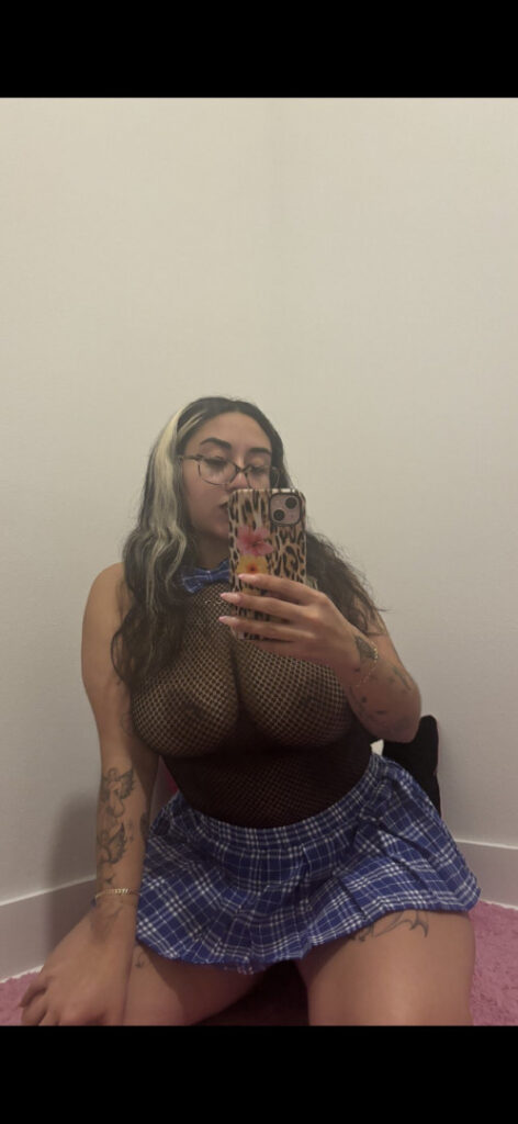 OnlyFans – TikTok – playgirlinlove01 / mariiutrera – Nude