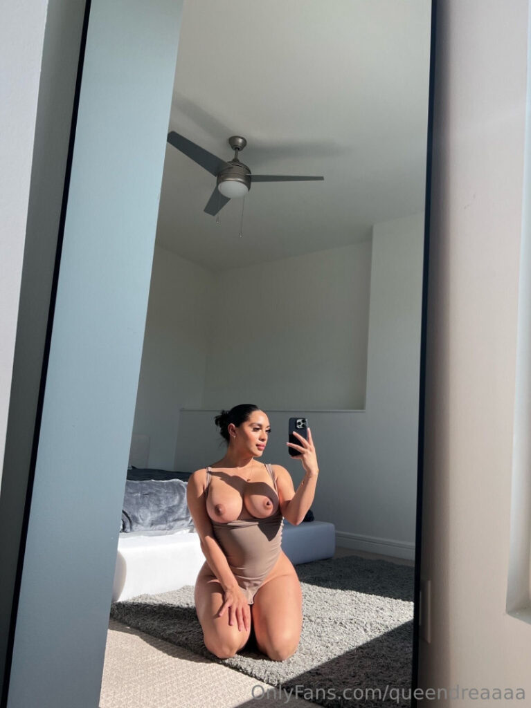 OnlyFans – T H I C C – QUEENDREAAAA – Nude