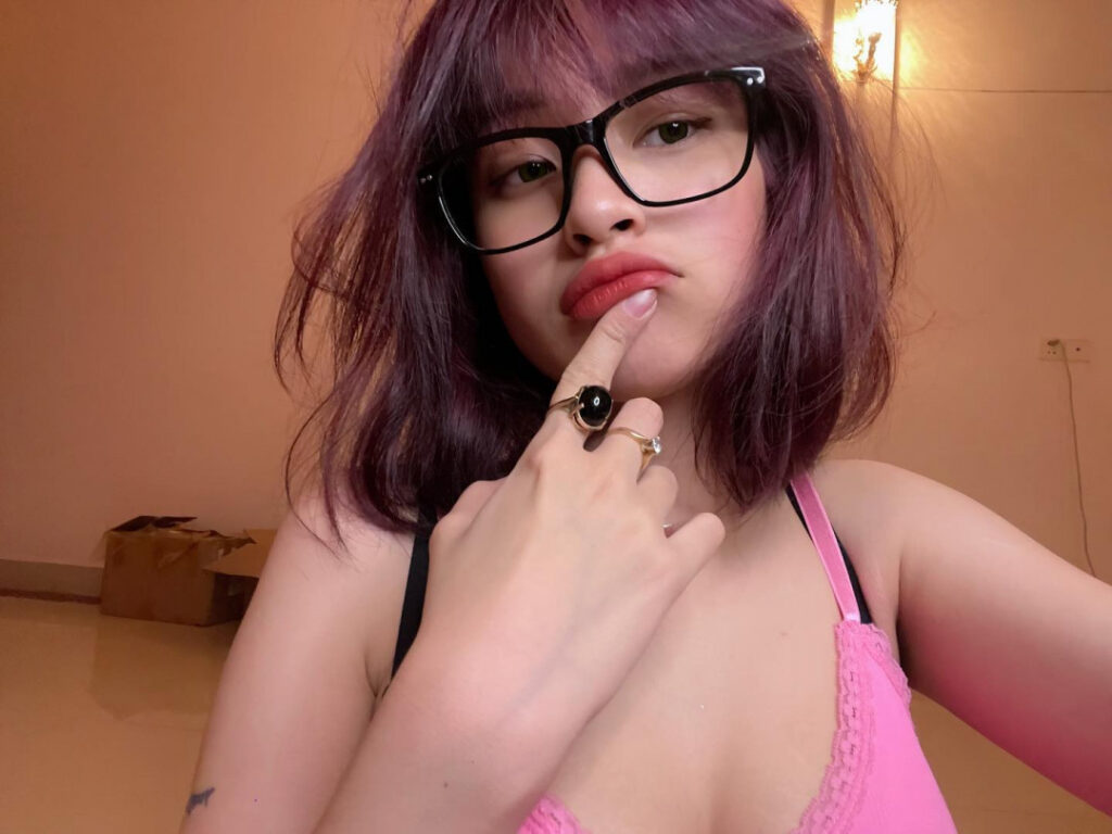 Instagram – Asian – redlip._ | chakvai. – Nude