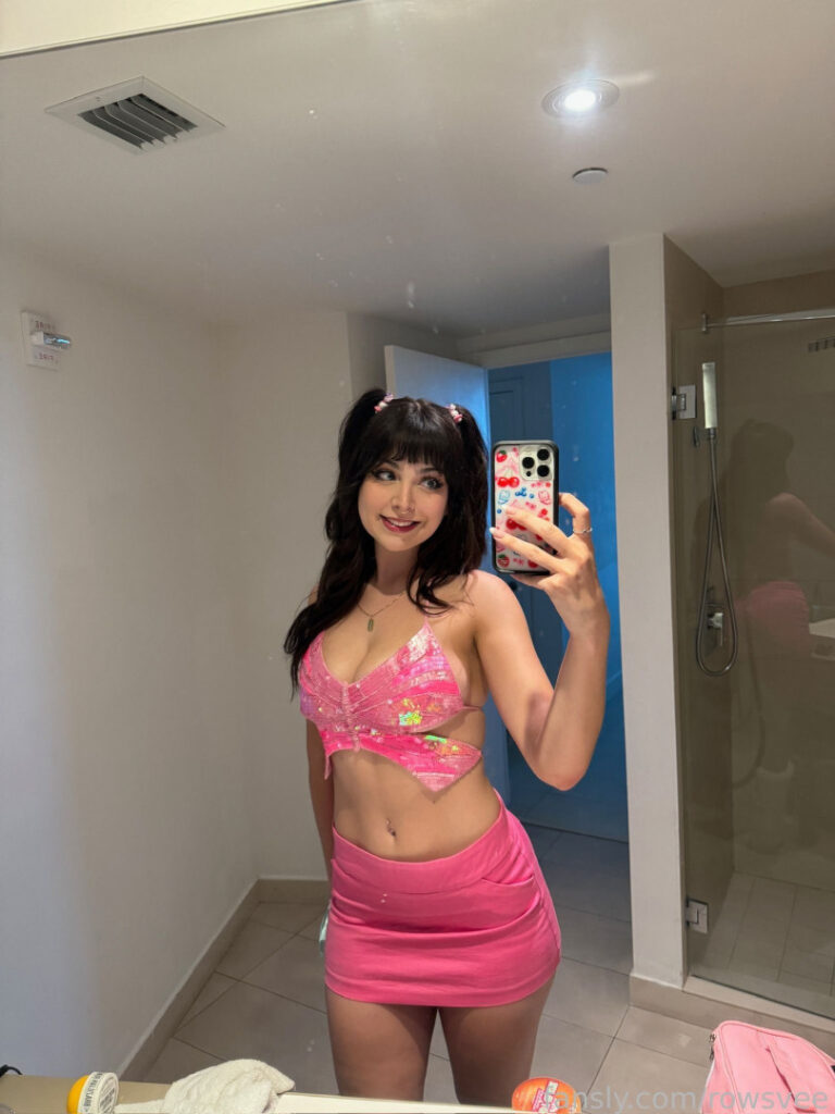 OnlyFans – T H I C C – Cosplay – Rowsvee – Nude