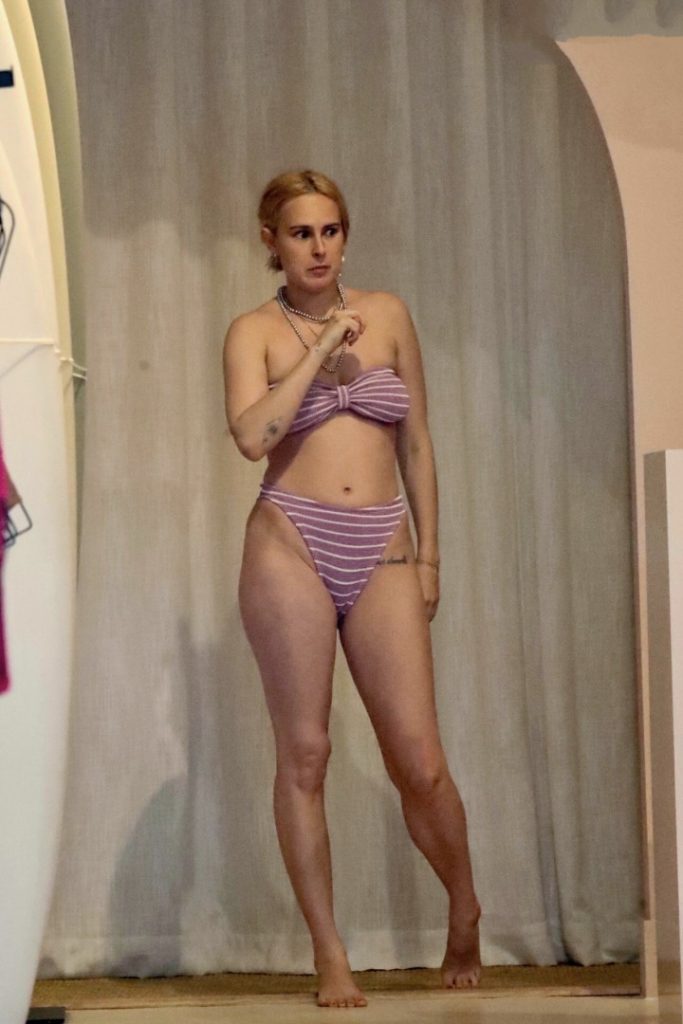 Celeb – Rumer Willis – Nude