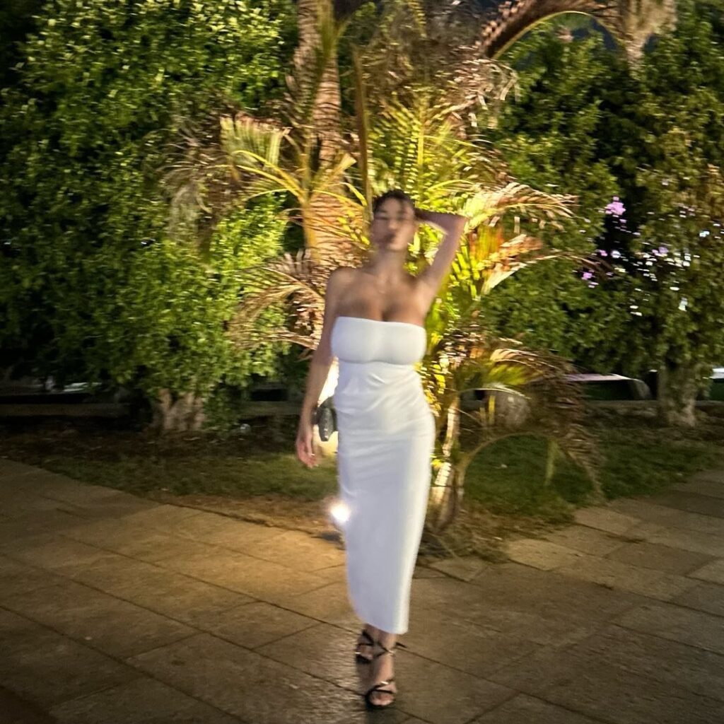 Instagram – Shir._.vaturi – Nude