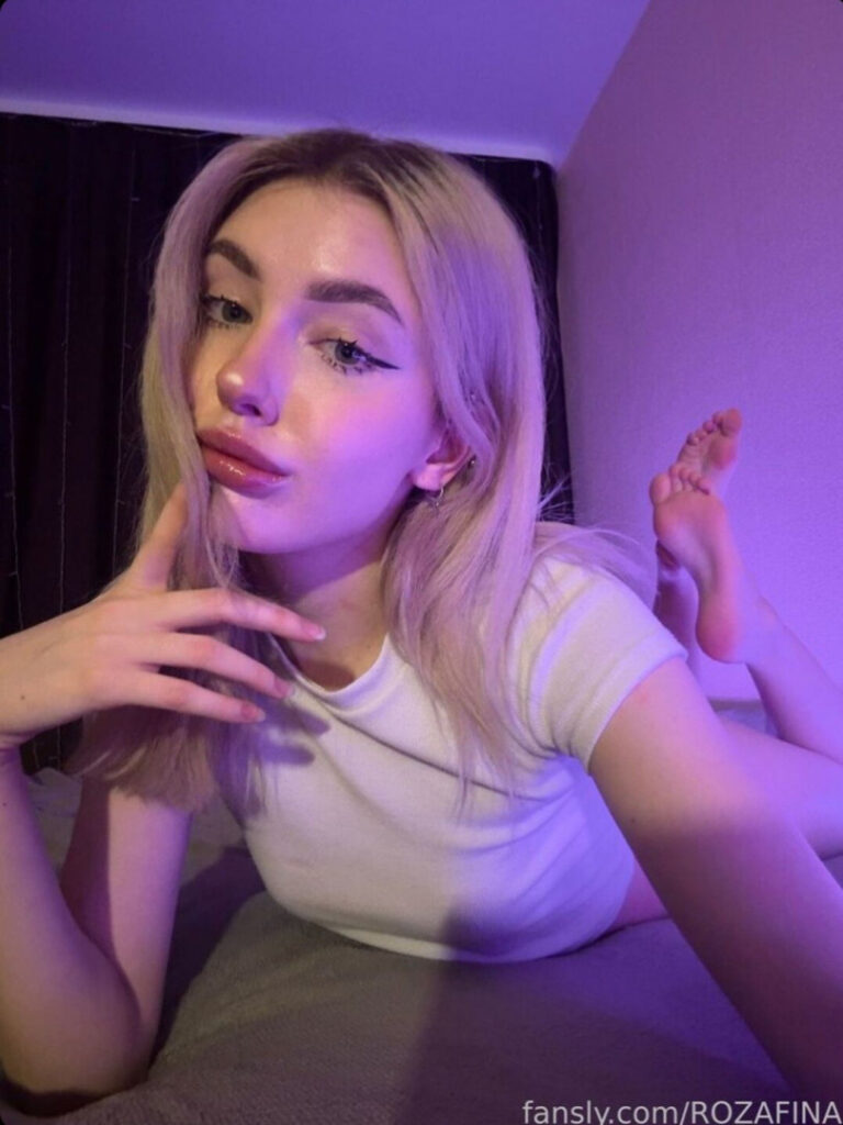 Twitch – Shurochkaya / ROZAFINA – Nude