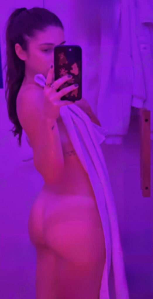 TikTok – Instagram – Soph Mosca – Nude