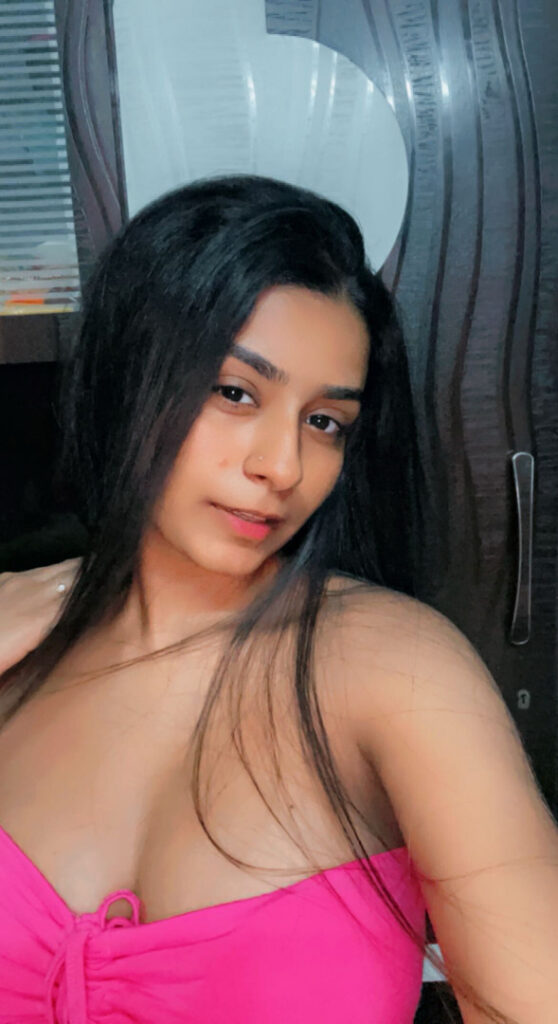 Instagram – SUHANA KHAN – Nude