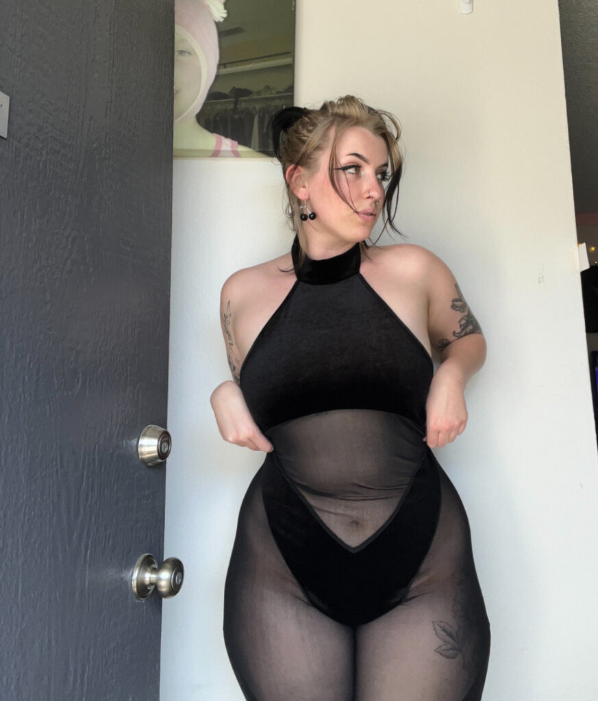 OnlyFans – TikTok – sunnysunrayss / HildaCitrine – Nude