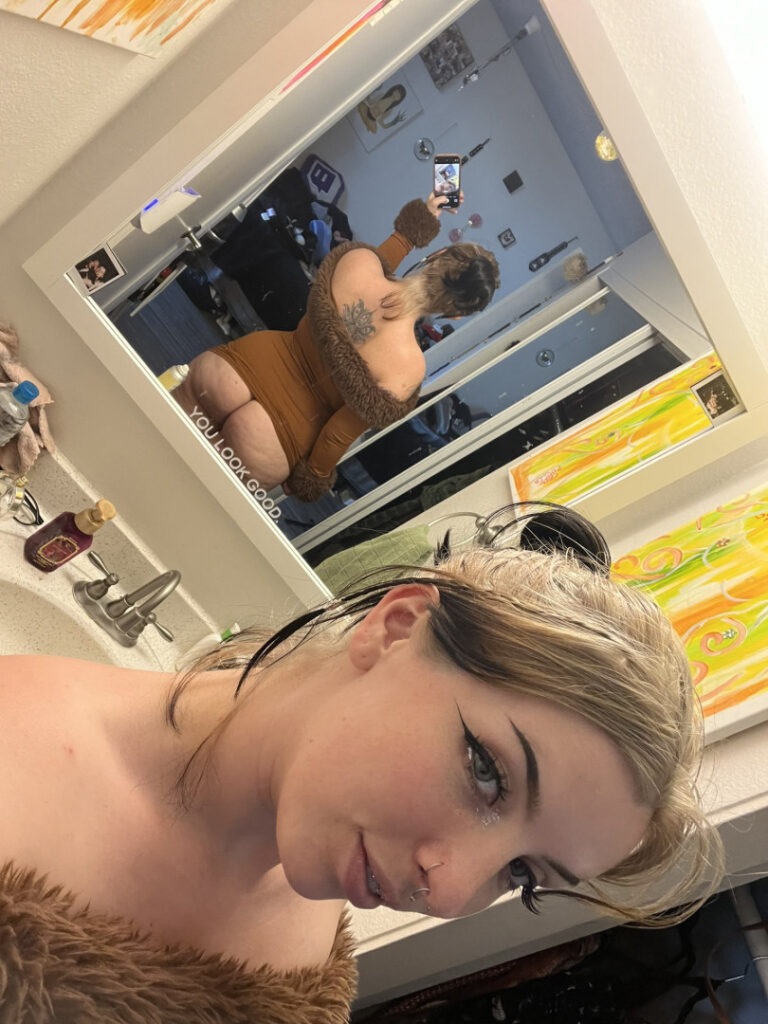 OnlyFans – TikTok – sunnysunrayss / HildaCitrine – Nude