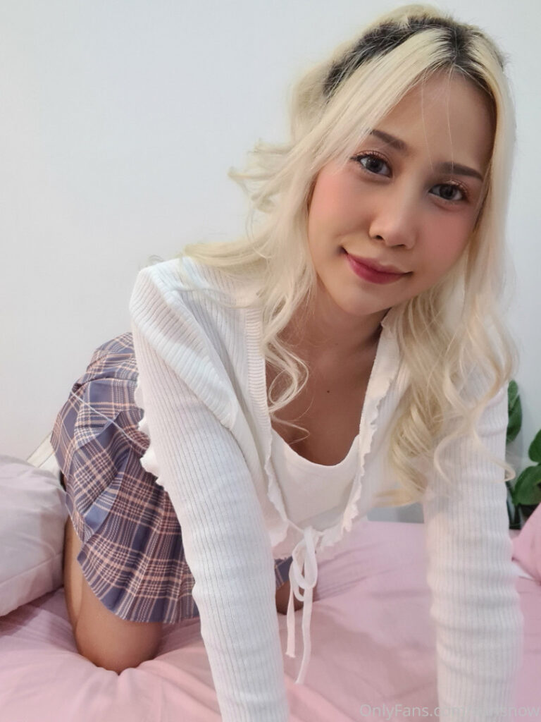 OnlyFans – Petite – Asian – Suri / surisnow – Nude