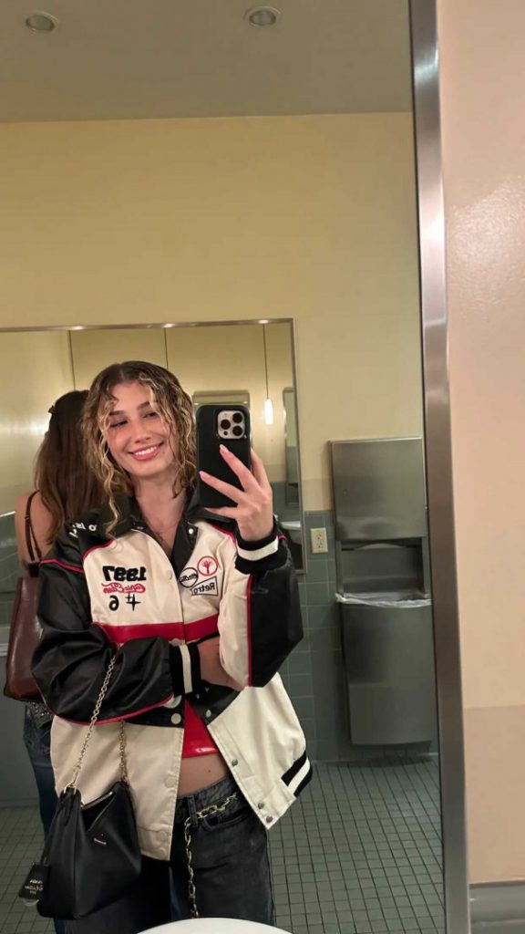 OnlyFans – TikTok – Sydney May / SydneyvMay / Sydney Vézina – Nude