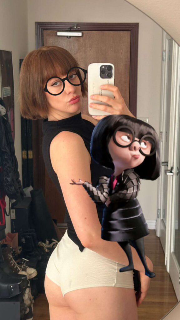 TikTok – Tati Bruening | Illumitati | illumitatiana – Nude