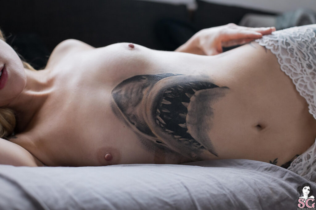 Suicide Girls – teeth – Nude