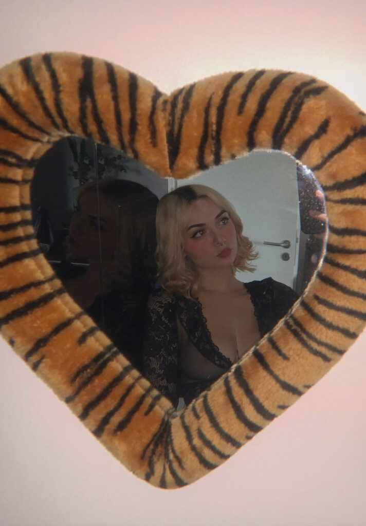 Instagram – Toradoki – Nude