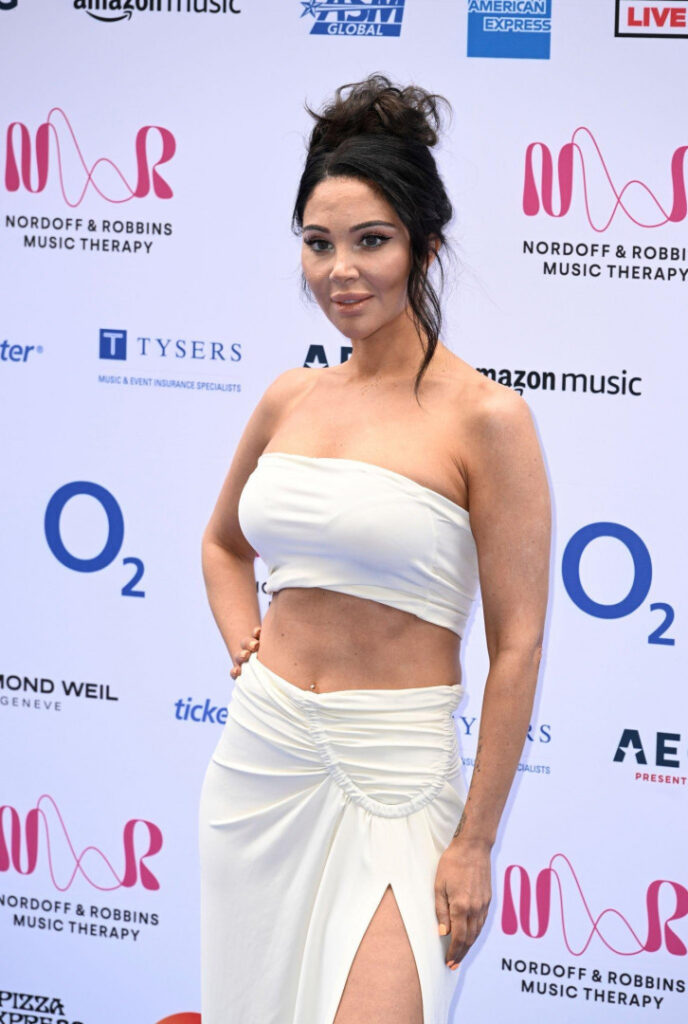 Celeb – Tulisa Contostavlos – Nude