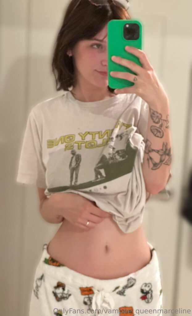 OnlyFans – Petite – vampire_queenmarceline | Marceline – Nude