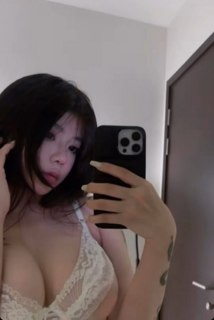 Instagram – Asian – Veronica Lucifer / Khúc Thị Hương / veronica_lucifer_ / akashi.yumi.3 – Nude