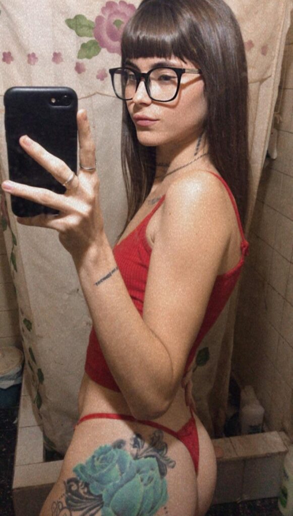 victrola23 – Nude Leaks