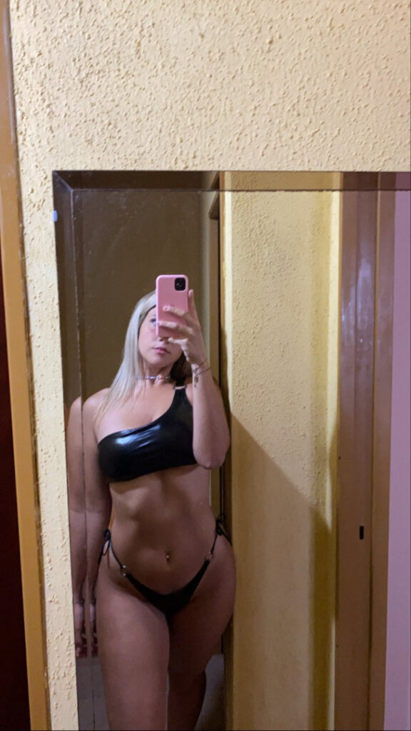 Twitch – TikTok – Latina – Yami Sanchez | yamisanchhez | yamisanchezz – Nude