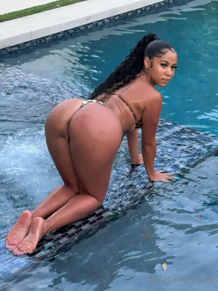 OnlyFans – T H I C C – Latina – Yasmine Lopez – Nude