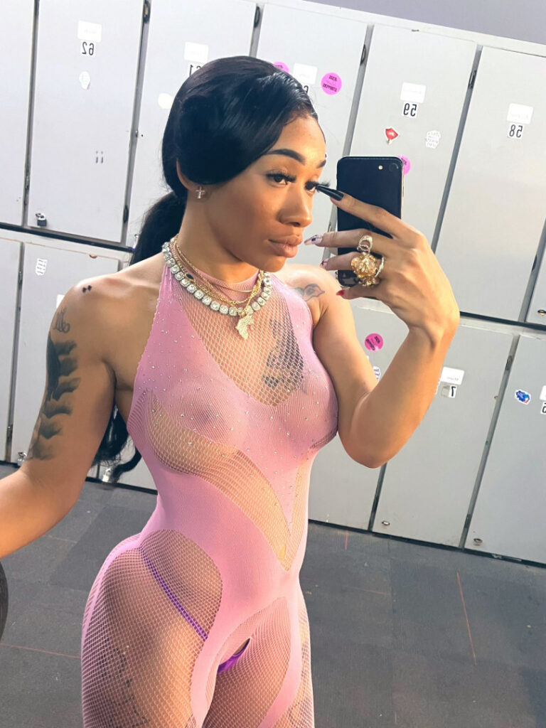 OnlyFans – Ebony – YellaBadXXX I YellaMae | YellaMaeXXX | Amaezing Mae – Nude