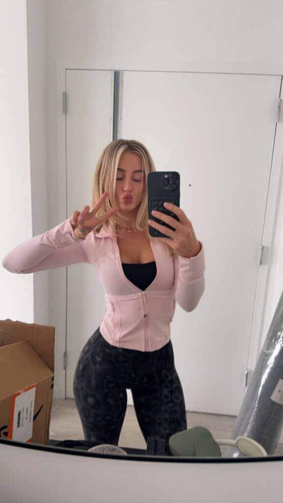 OnlyFans – Abbagail Seidl abbagailpeaches – Nude