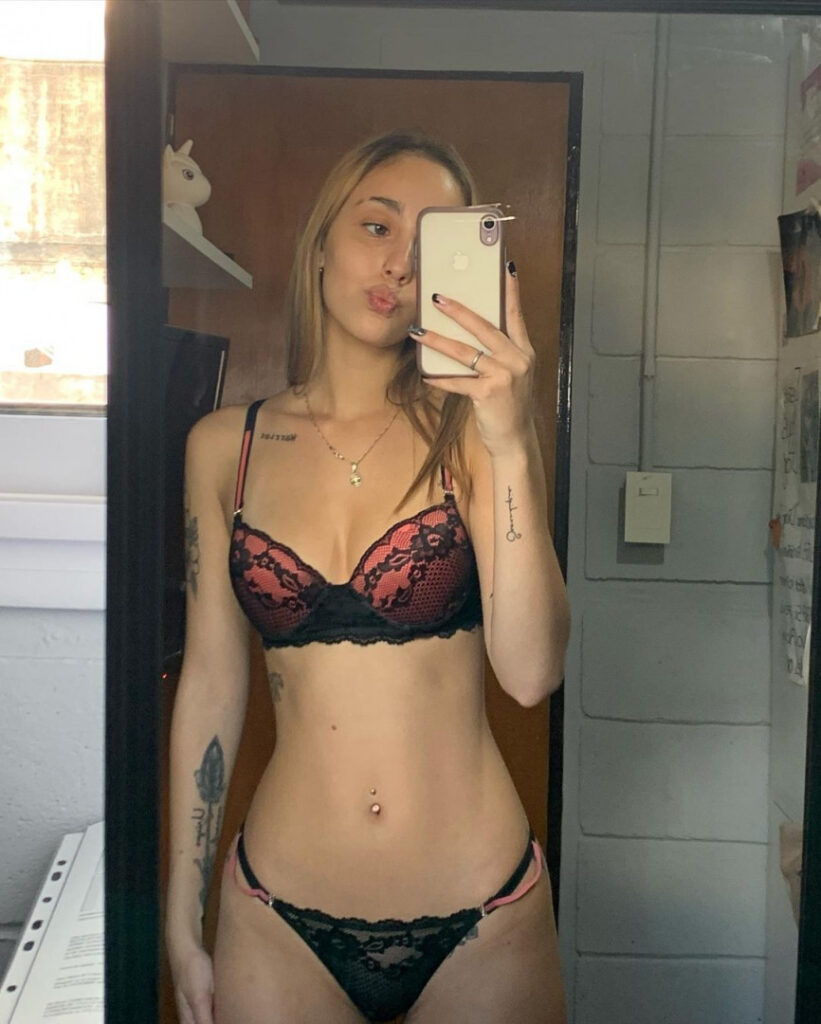 Instagram – Latina – Agus Digri – Nude