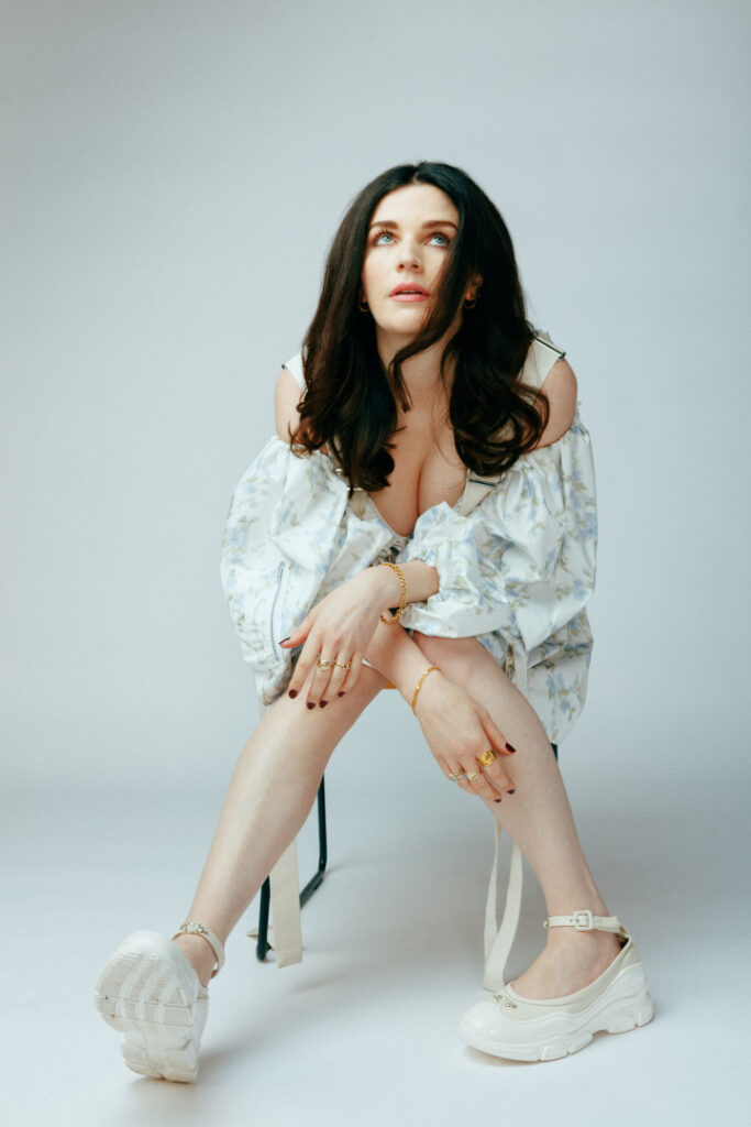 Celeb – Aisling Bea – Nude