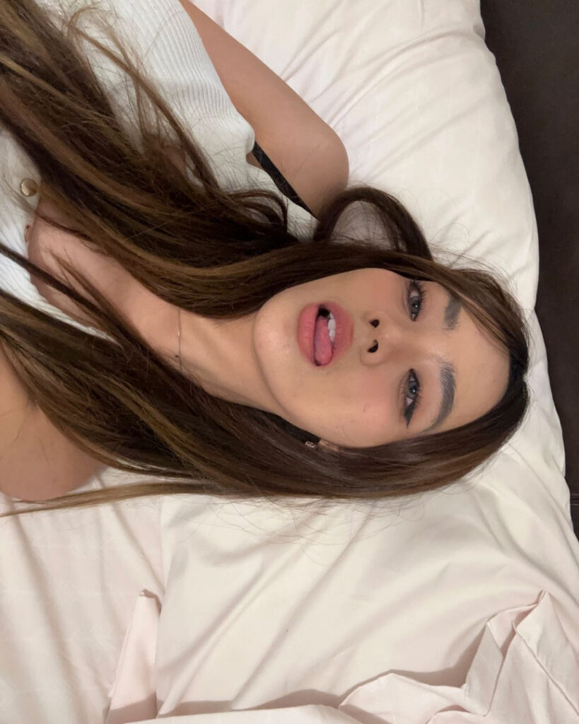 TikTok – Instagram – Asian – Alanna Poblacio / emsukyoot – Nude Leaks