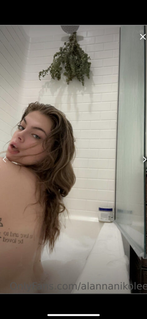 OnlyFans – TikTok – alannanikolee / Alanna Nikole – Nude Leaks