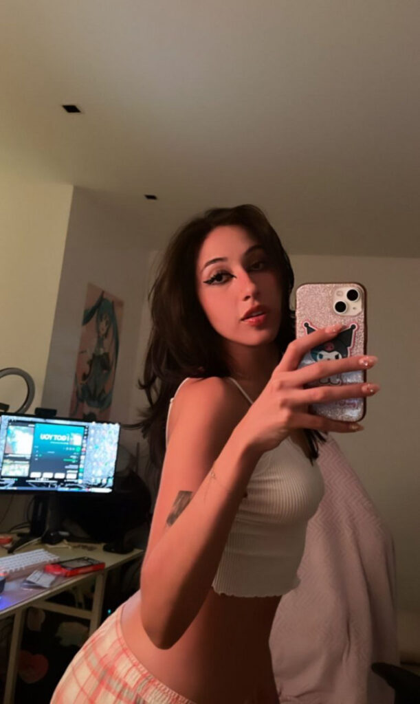 Twitch – Latina – Alejandra Zamudio – Guccihabb – Nude