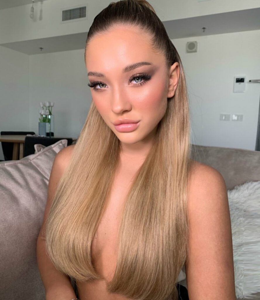 Instagram – Alexandra Cohen – Nude