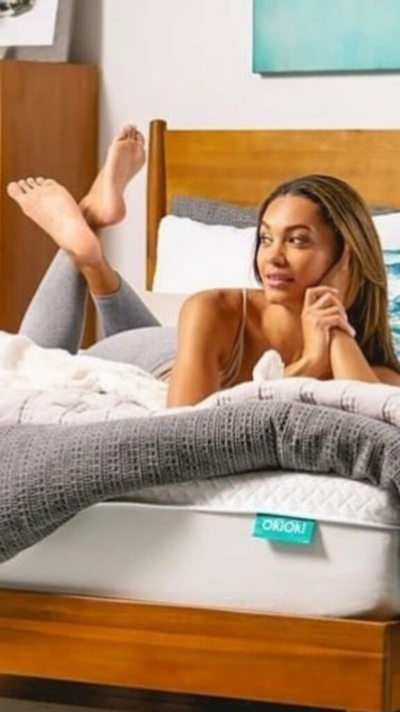 Celeb – Alexis Gaube – Nude