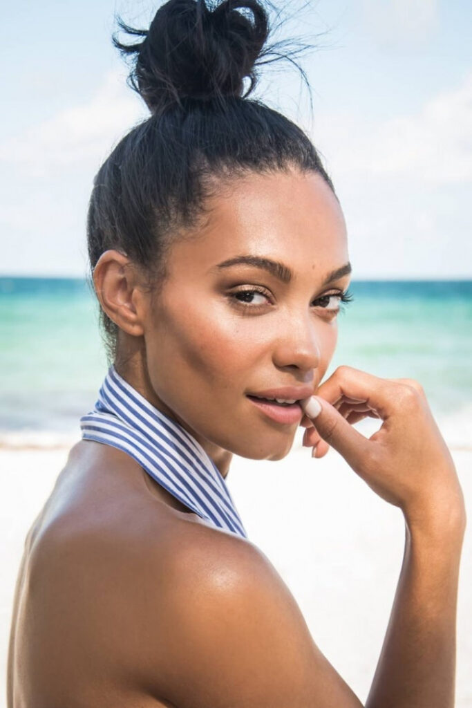 Celeb – Alexis Gaube – Nude