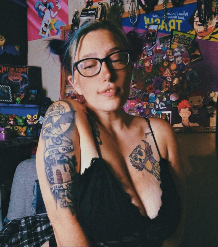 Instagram – Ali_the_magnificent – Nude