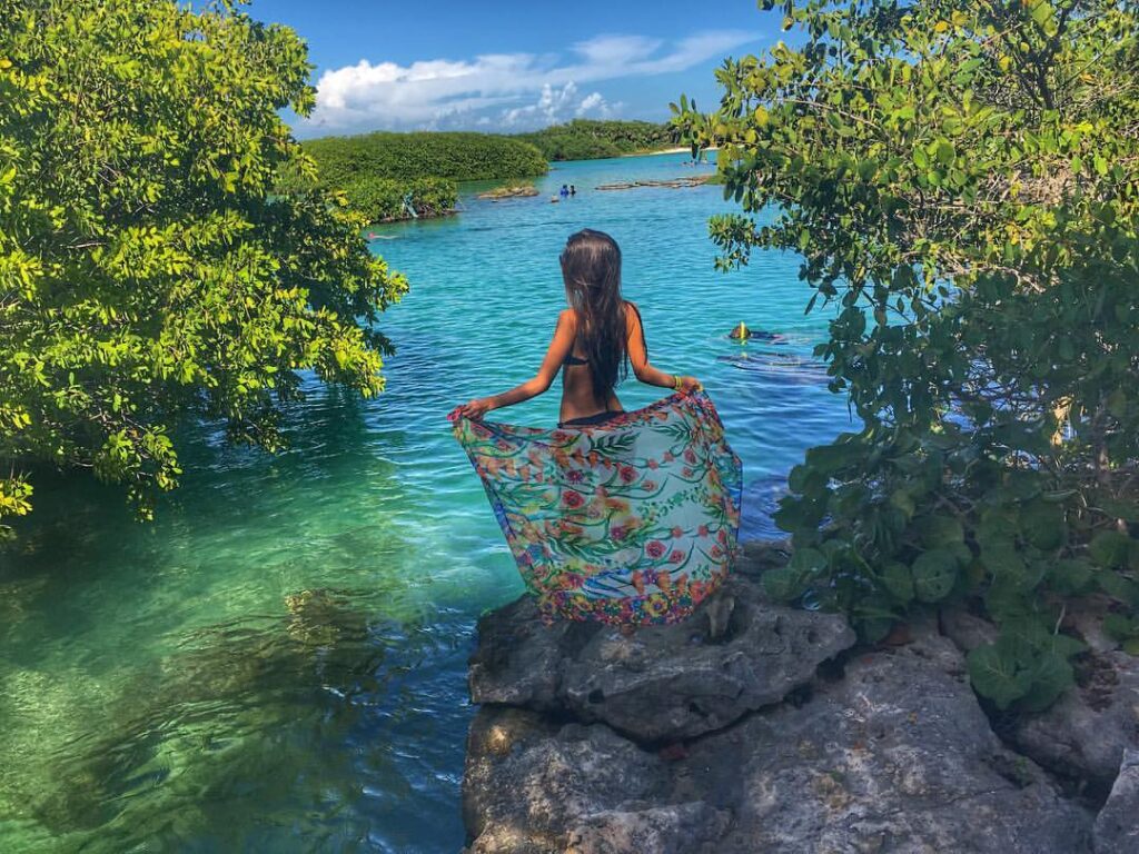 Instagram – Latina – ALICIA LONDOÑO – Nude