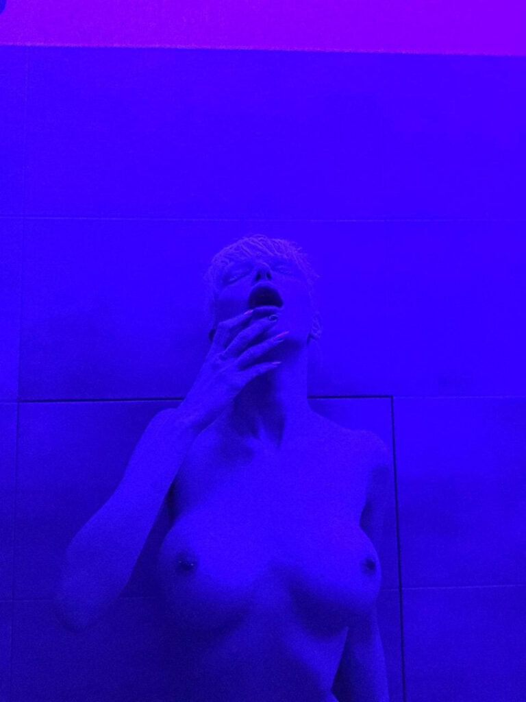 Instagram – Alisa Liss – Nude