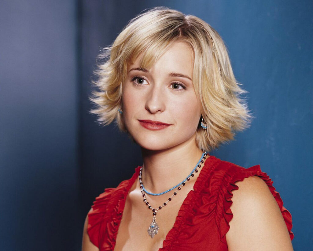 Celeb – Allison Mack – Nude