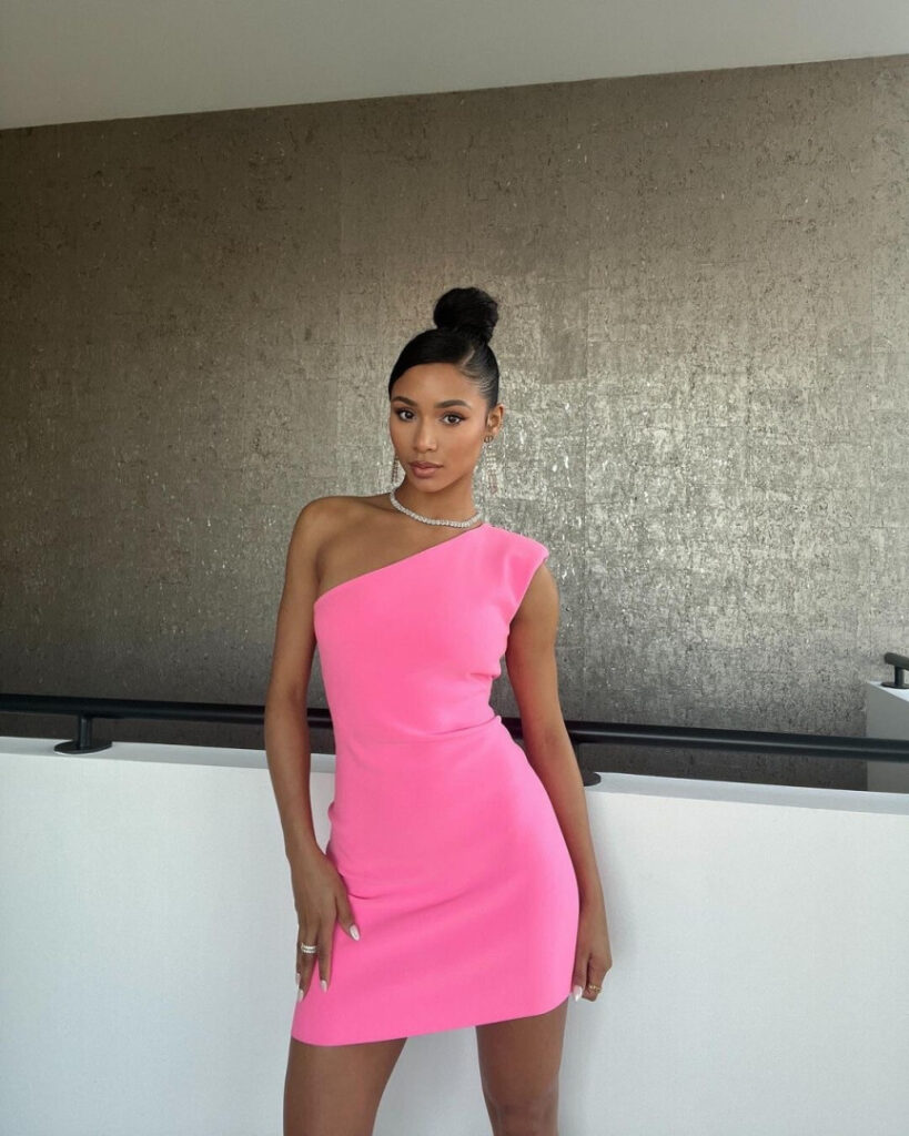 Instagram – Ebony – Ally Rossel – Nude